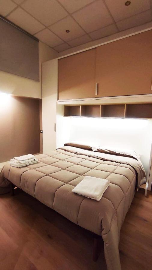 Marina Apartments Catanzaro Oda fotoğraf